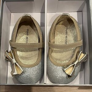 Stuart Weitzman Kids Glitter Bow Mary Janes - Silver and Gold Size 3 (6-9 mo)